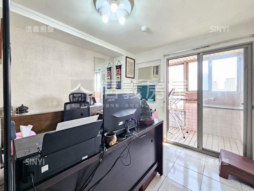 力霸高樓朝南美三房房屋室內格局與周邊環境