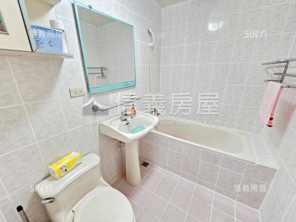 力霸高樓朝南美三房房屋室內格局與周邊環境