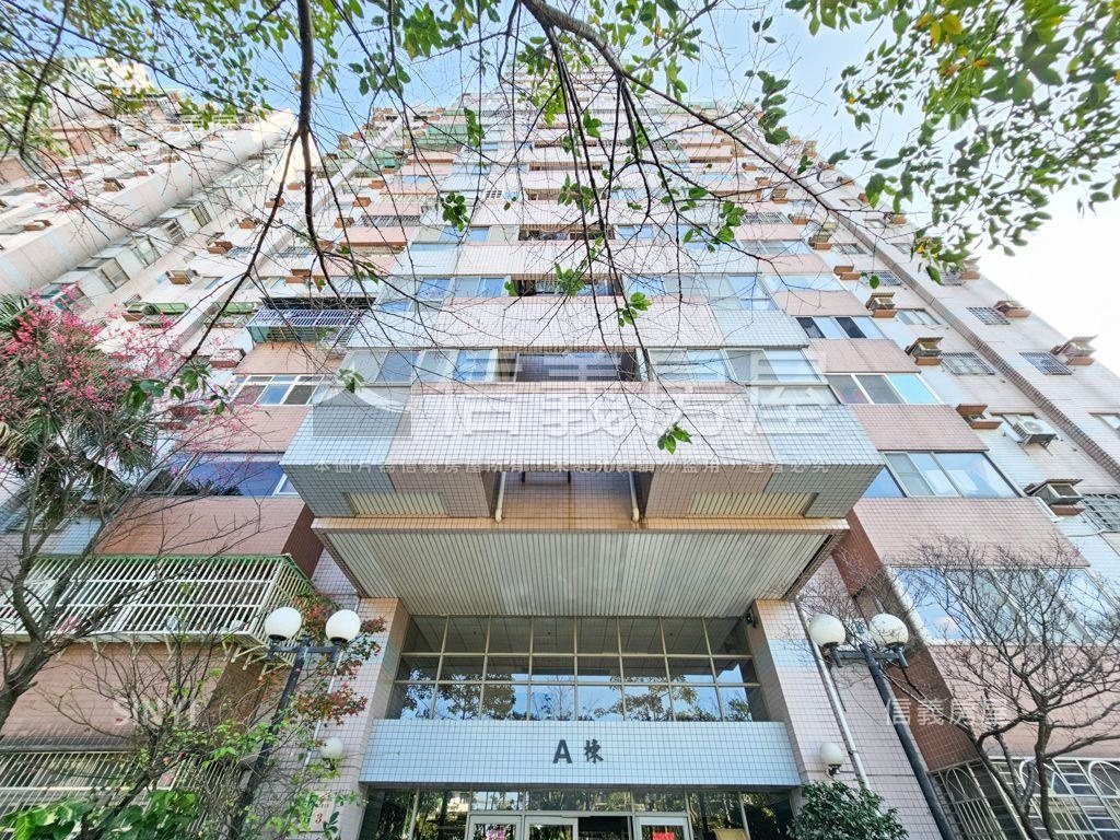 力霸高樓朝南美三房房屋室內格局與周邊環境