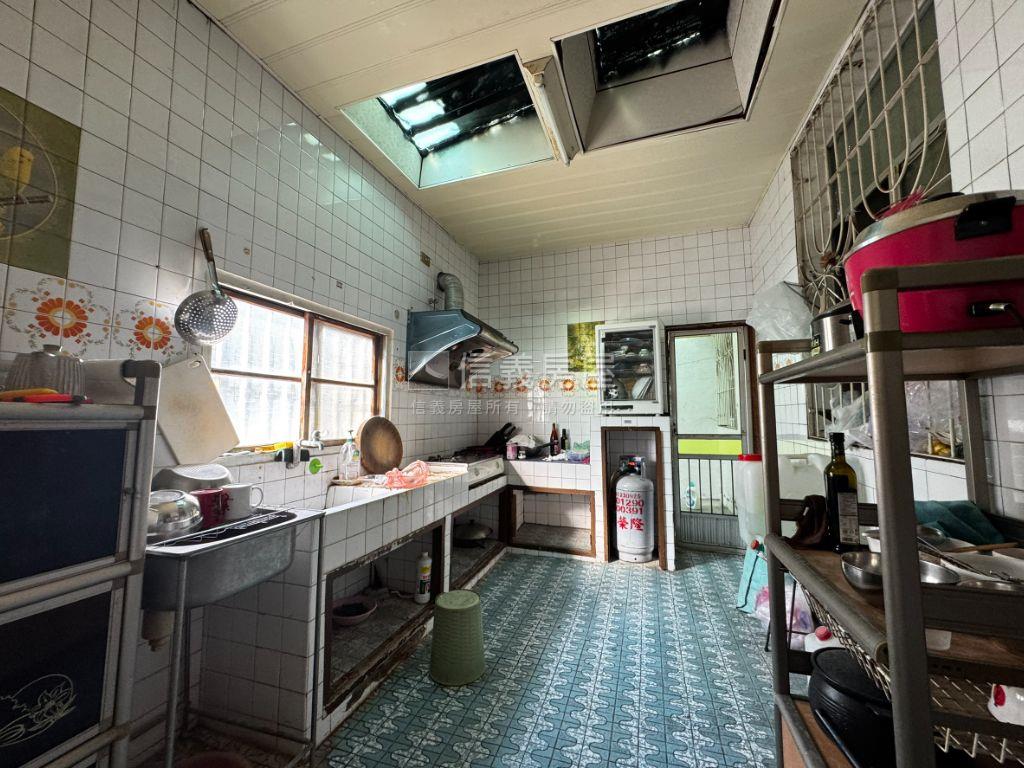府安前後臨路傳統透天房屋室內格局與周邊環境