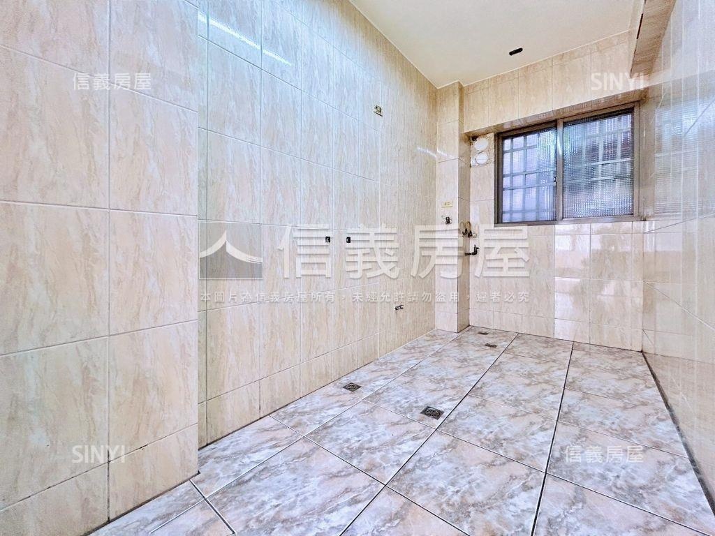 低總價近未來捷運電梯兩房房屋室內格局與周邊環境