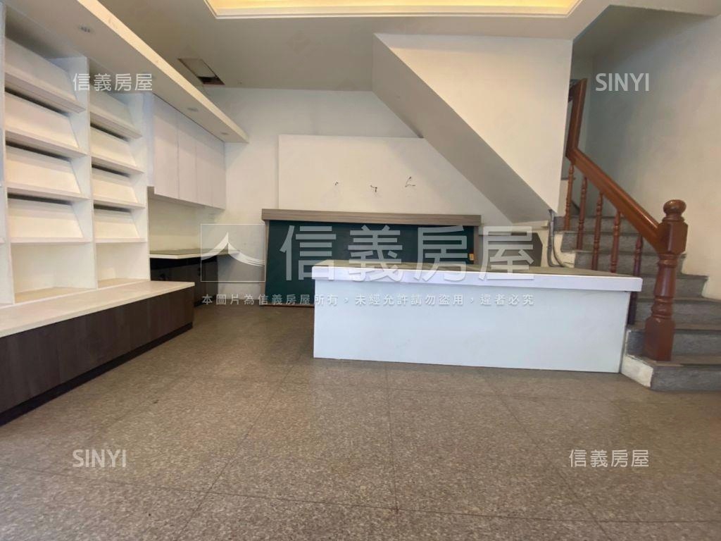 稀有園道＊大面寬角間店面房屋室內格局與周邊環境