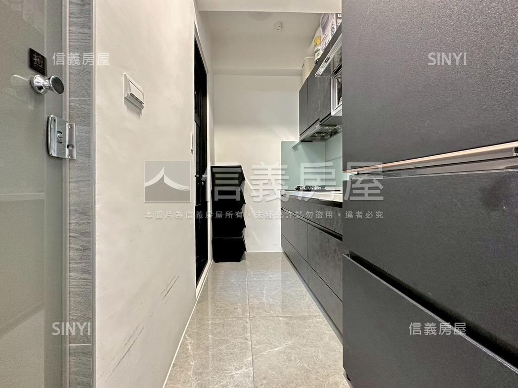 多城市ＩＩ兩房平車房屋室內格局與周邊環境