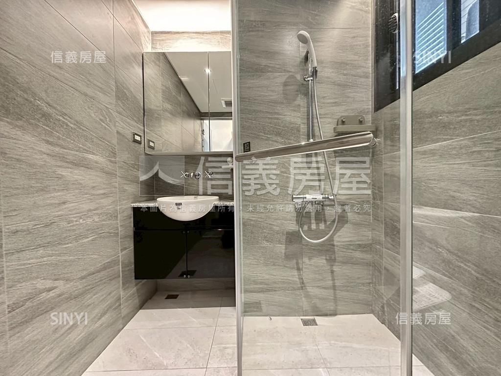 多城市ＩＩ兩房平車房屋室內格局與周邊環境