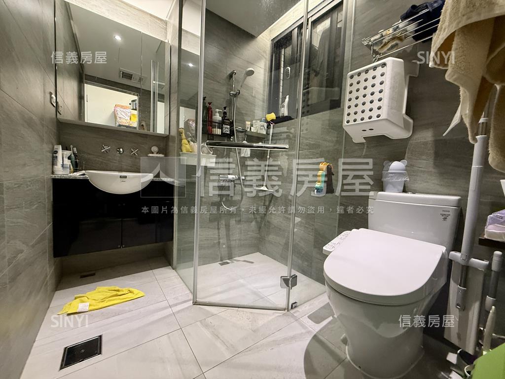 多城市ＩＩ兩房平車房屋室內格局與周邊環境