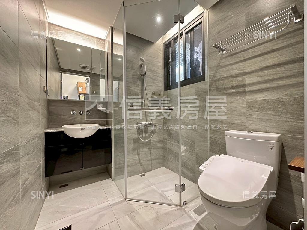 多城市ＩＩ兩房平車房屋室內格局與周邊環境