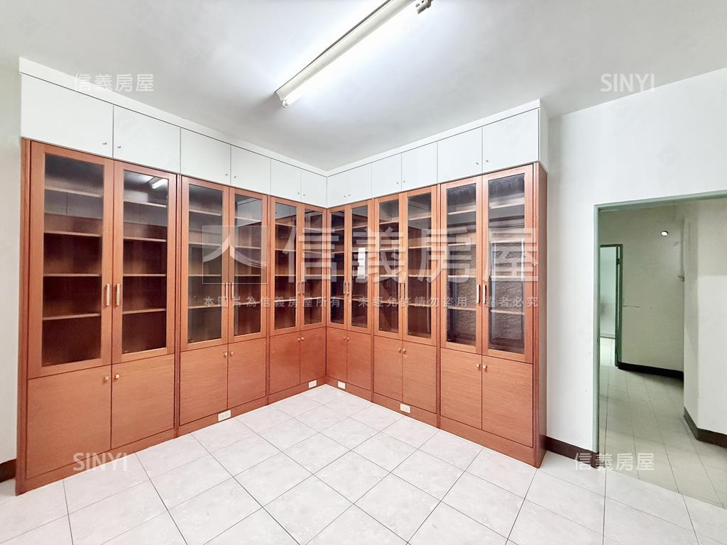 翠文街正四樓小邊間靓車墅房屋室內格局與周邊環境