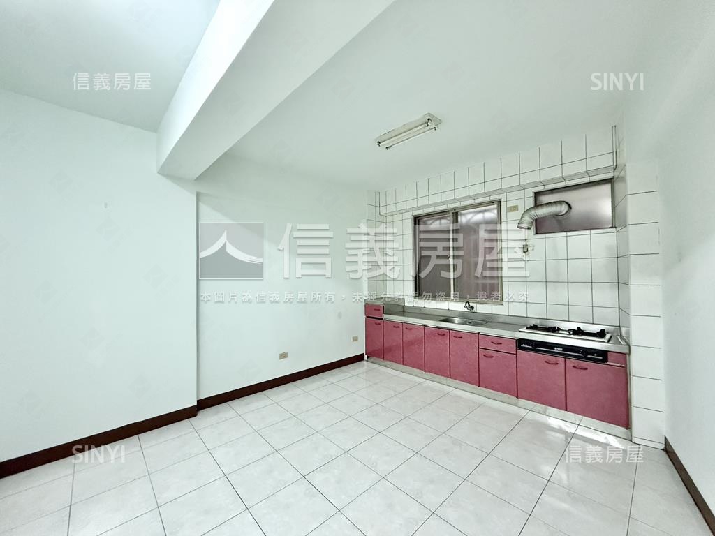 翠文街正四樓小邊間靓車墅房屋室內格局與周邊環境