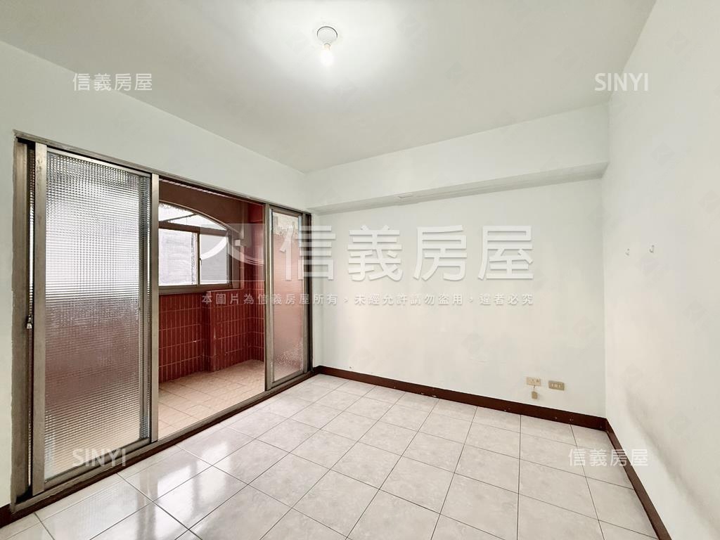 翠文街正四樓小邊間靓車墅房屋室內格局與周邊環境