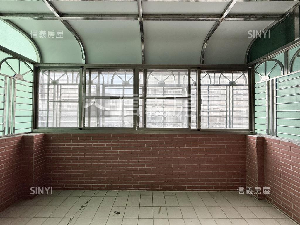 翠文街正四樓小邊間靓車墅房屋室內格局與周邊環境