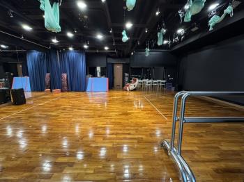 央北面中央新村金店面