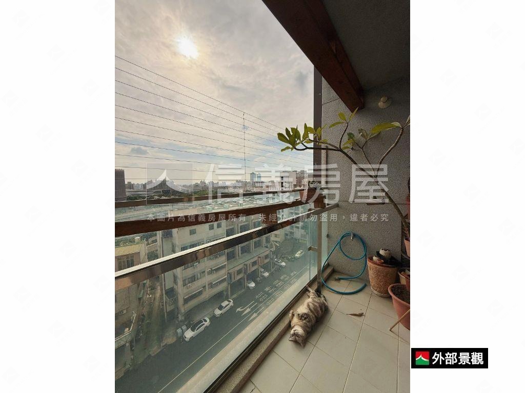 西區朝南視野裝潢三房平車房屋室內格局與周邊環境