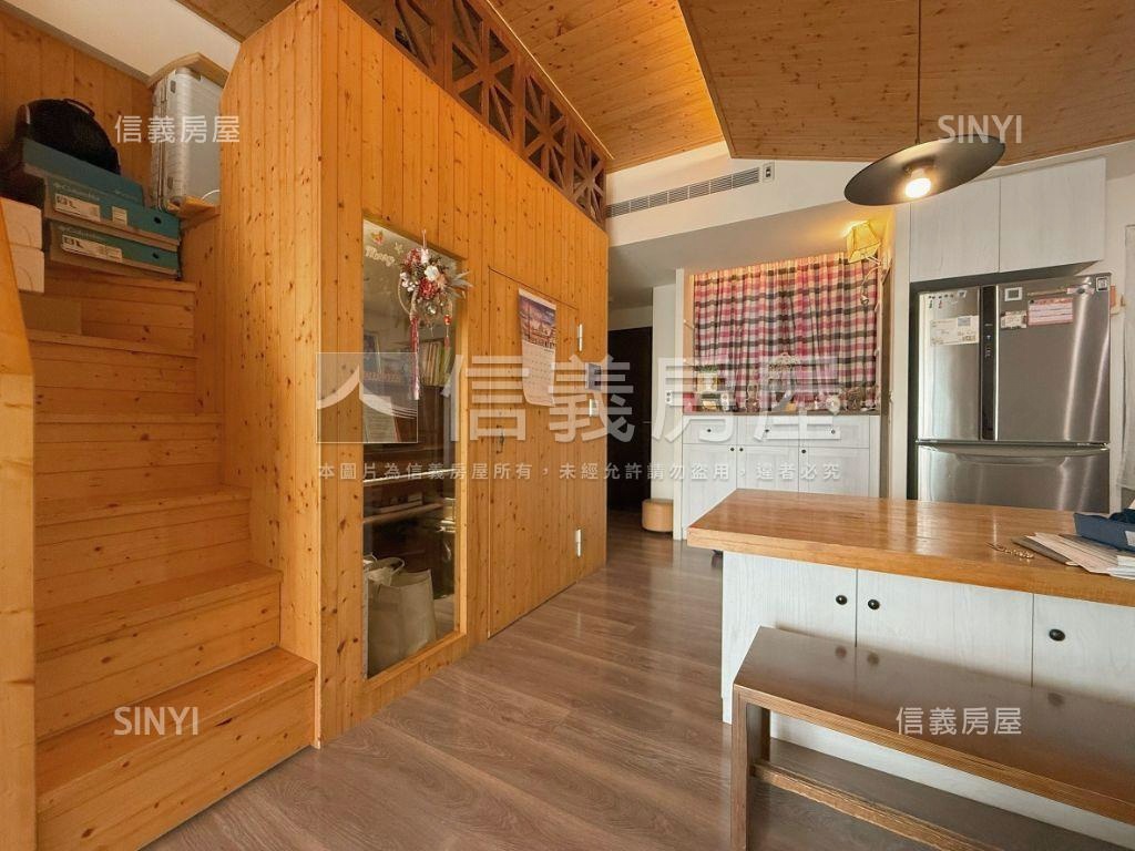 西區朝南視野裝潢三房平車房屋室內格局與周邊環境