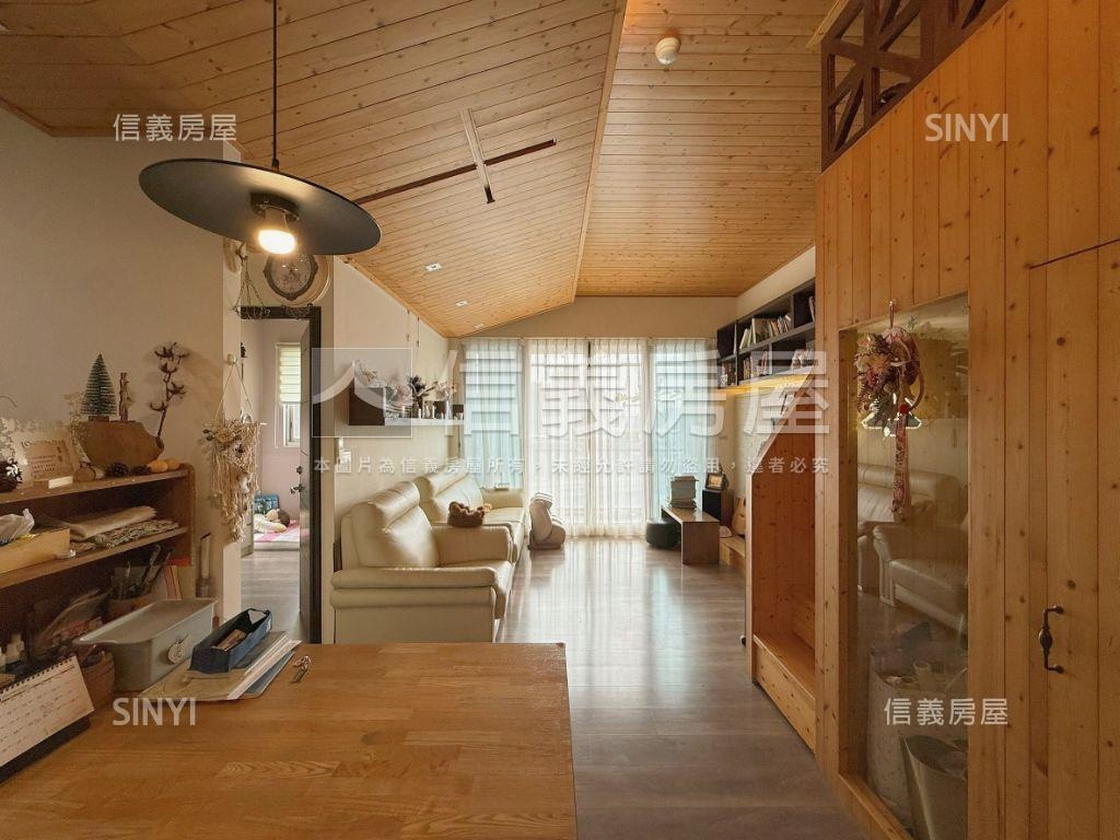 西區朝南視野裝潢三房平車房屋室內格局與周邊環境