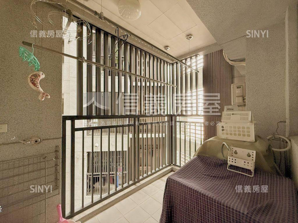 西區朝南視野裝潢三房平車房屋室內格局與周邊環境