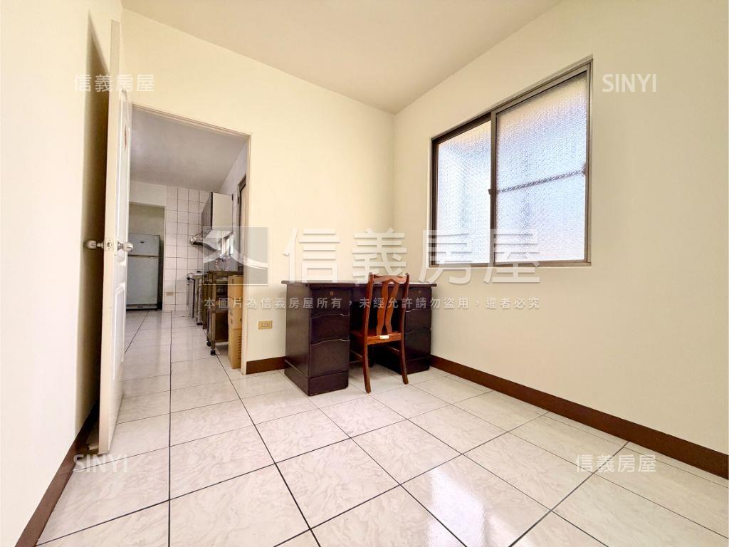 近空校採光三房房屋室內格局與周邊環境