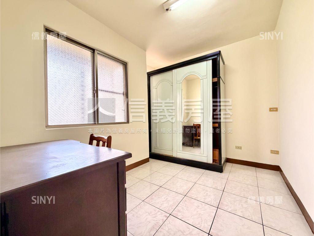 近空校採光三房房屋室內格局與周邊環境