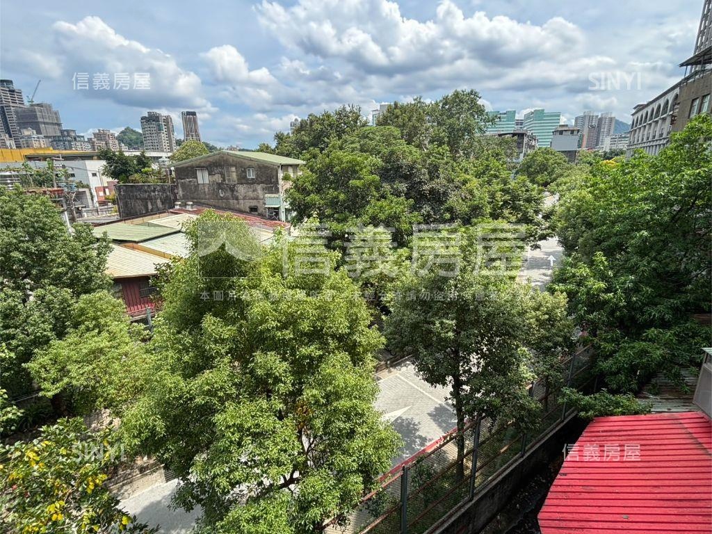 新店低總朝南收租首選房屋室內格局與周邊環境