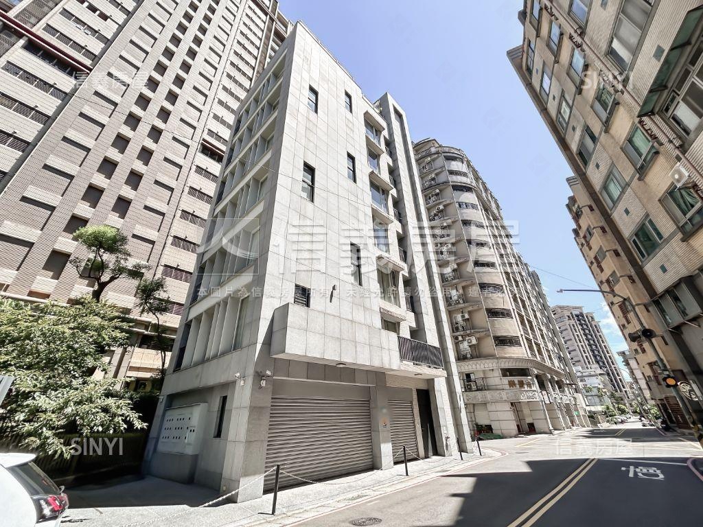 稀有大面寬黃金店面房屋室內格局與周邊環境