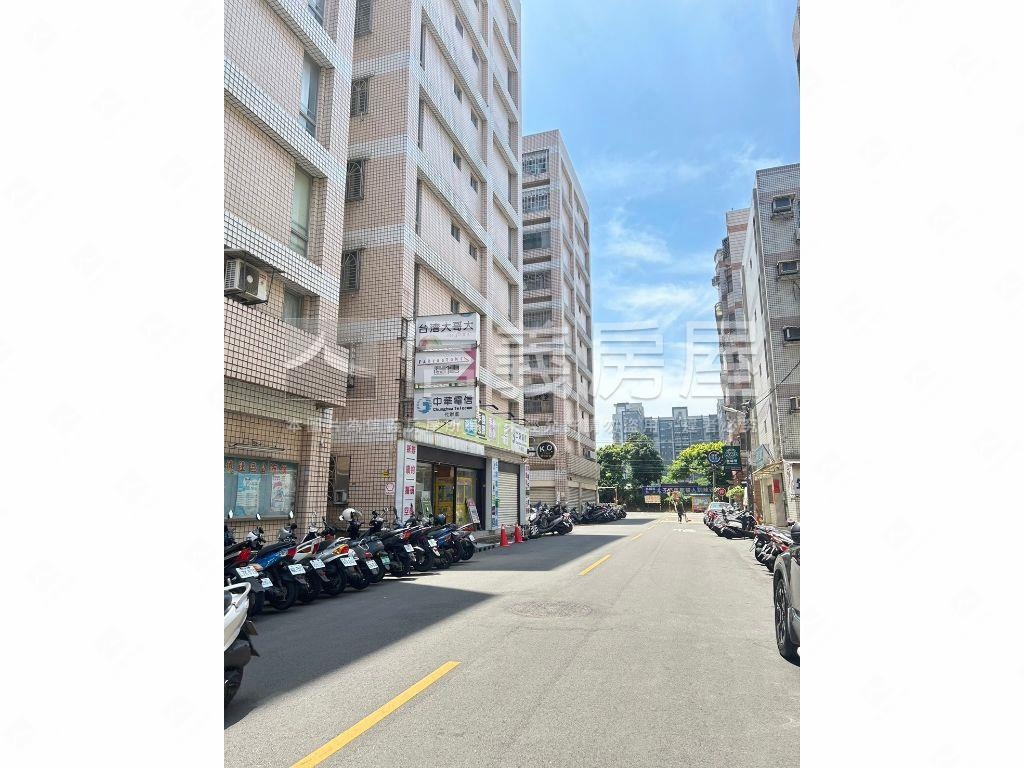 １２米大面寬醒目店面房屋室內格局與周邊環境