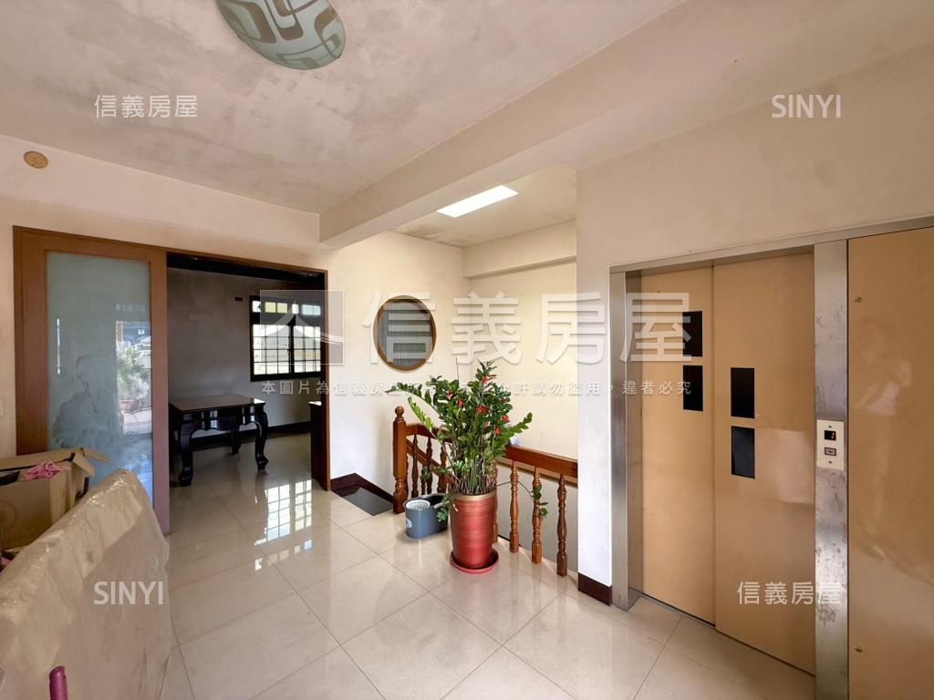 大地坪面南車庫別墅房屋室內格局與周邊環境