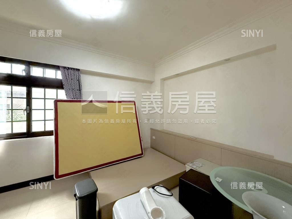 大地坪面南車庫別墅房屋室內格局與周邊環境