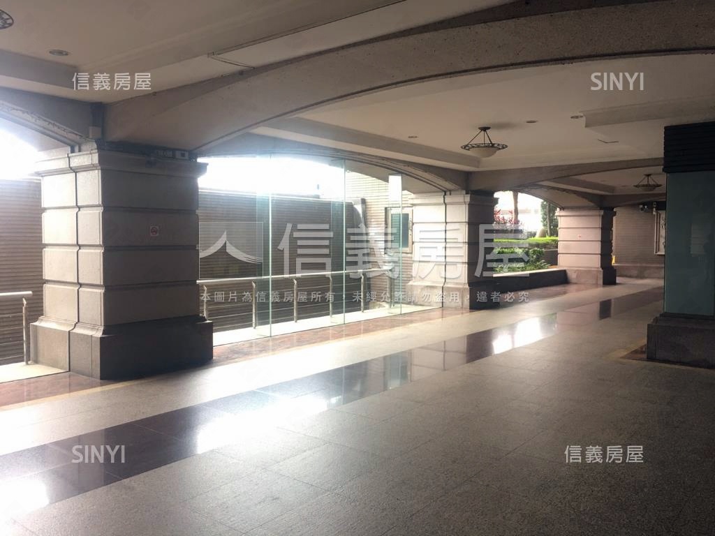 新埔巨蛋景觀四房車位房屋室內格局與周邊環境
