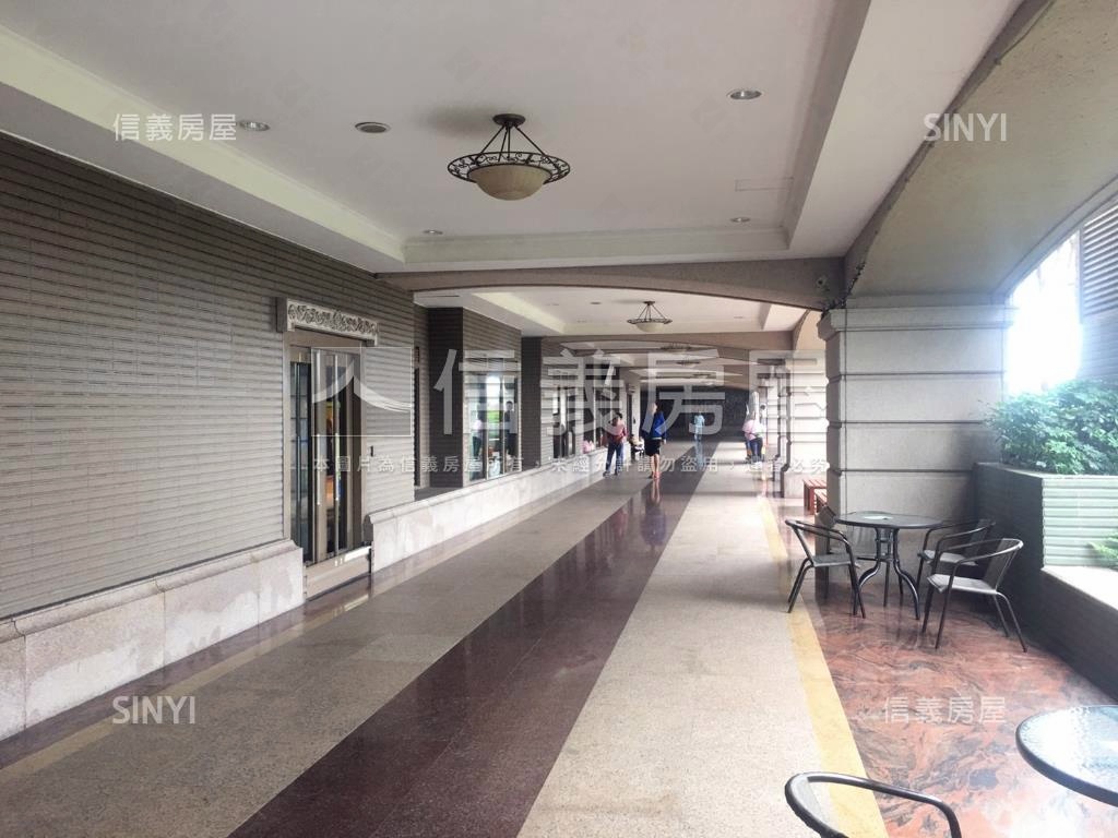 新埔捷運邊間景觀四房車位房屋室內格局與周邊環境