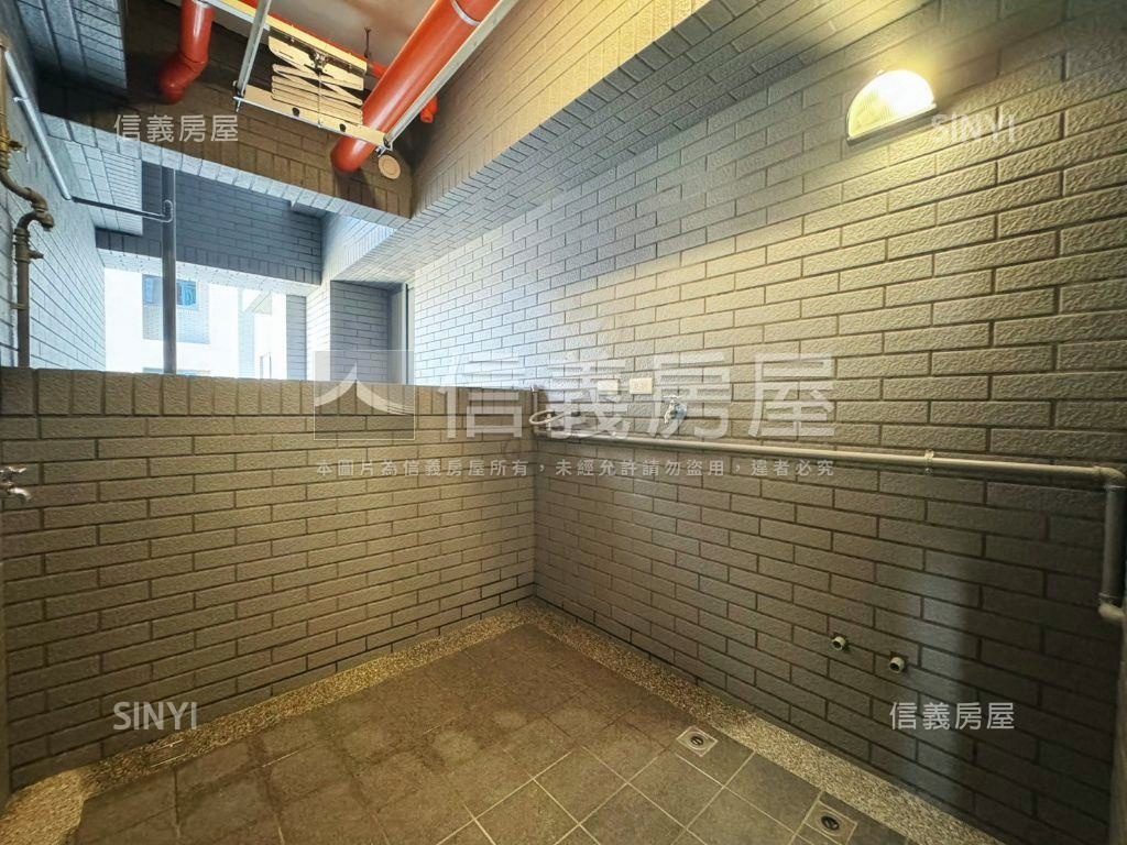 馥景莊園三房雙平車房屋室內格局與周邊環境