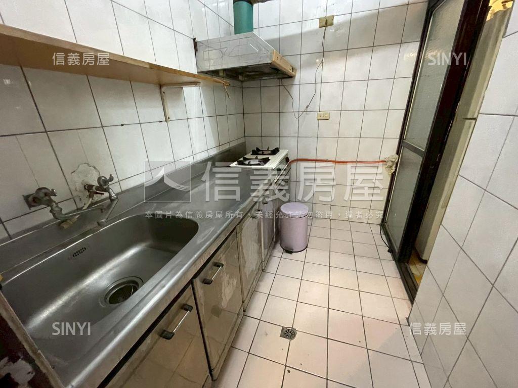 國泰街近中國醫採光美公寓房屋室內格局與周邊環境