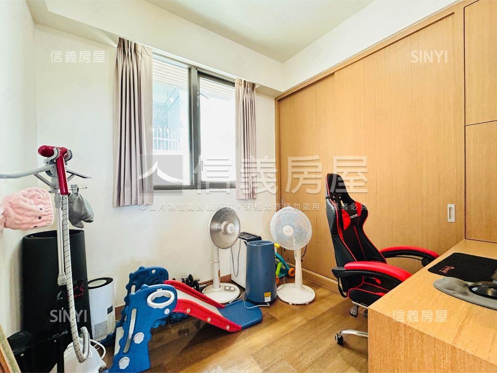 環遊山景小資兩房車位房屋室內格局與周邊環境
