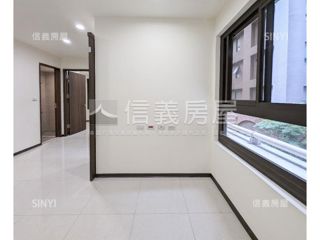 萊茵。稀有近捷運兩房房屋室內格局與周邊環境