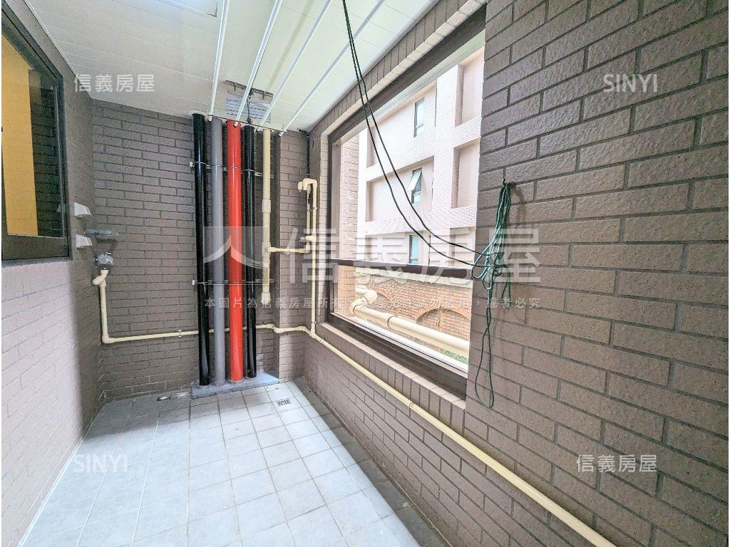 萊茵。稀有近捷運兩房房屋室內格局與周邊環境