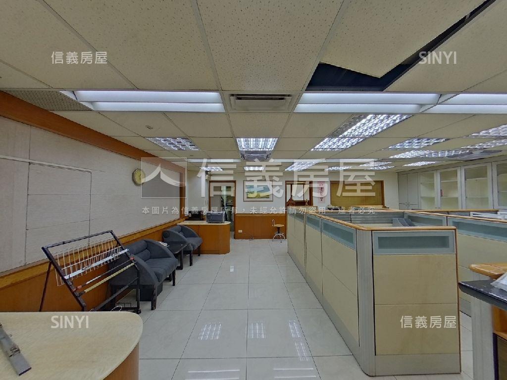 唭哩岸捷運旁辦公華廈房屋室內格局與周邊環境