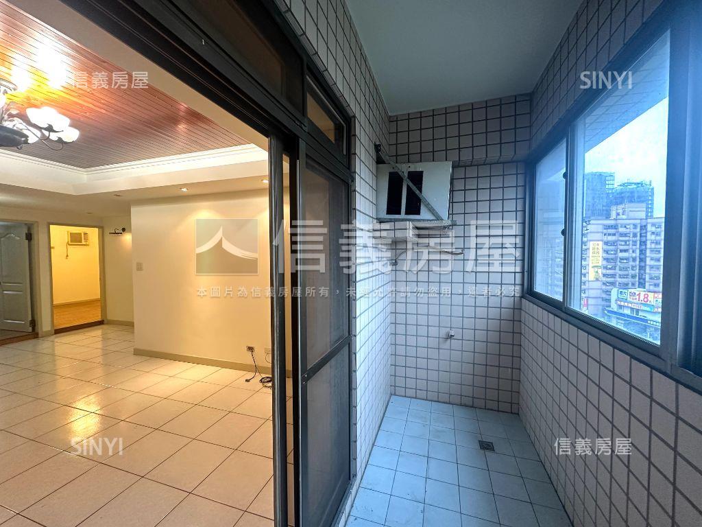 中華景觀次頂樓三房車位房屋室內格局與周邊環境