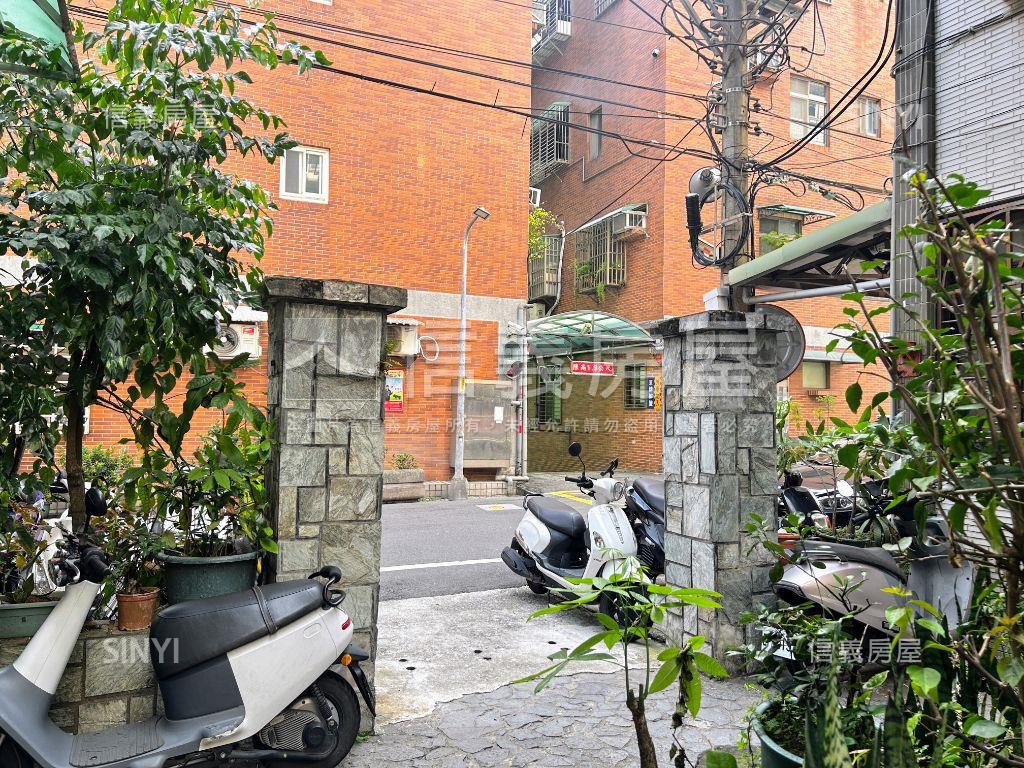 竹圍捷運收租美寓房屋室內格局與周邊環境
