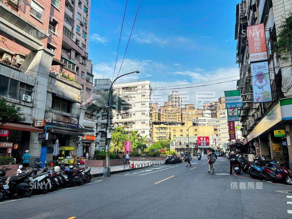 竹圍捷運收租美寓房屋室內格局與周邊環境