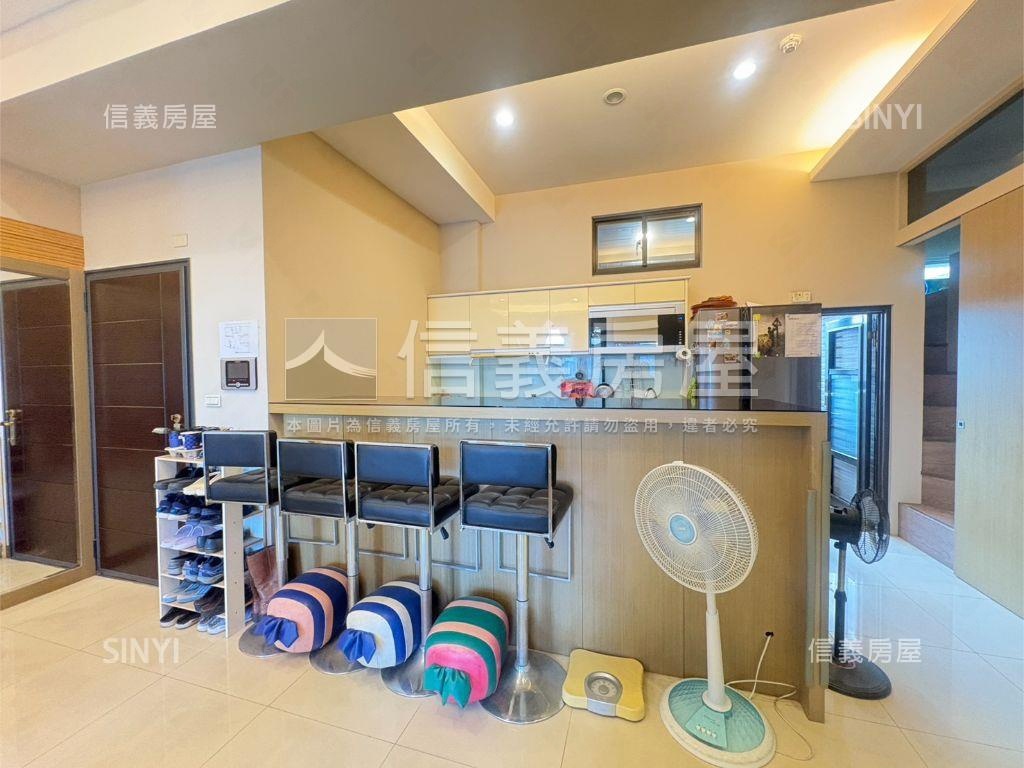 近捷運典雅華麗多代大空間房屋室內格局與周邊環境