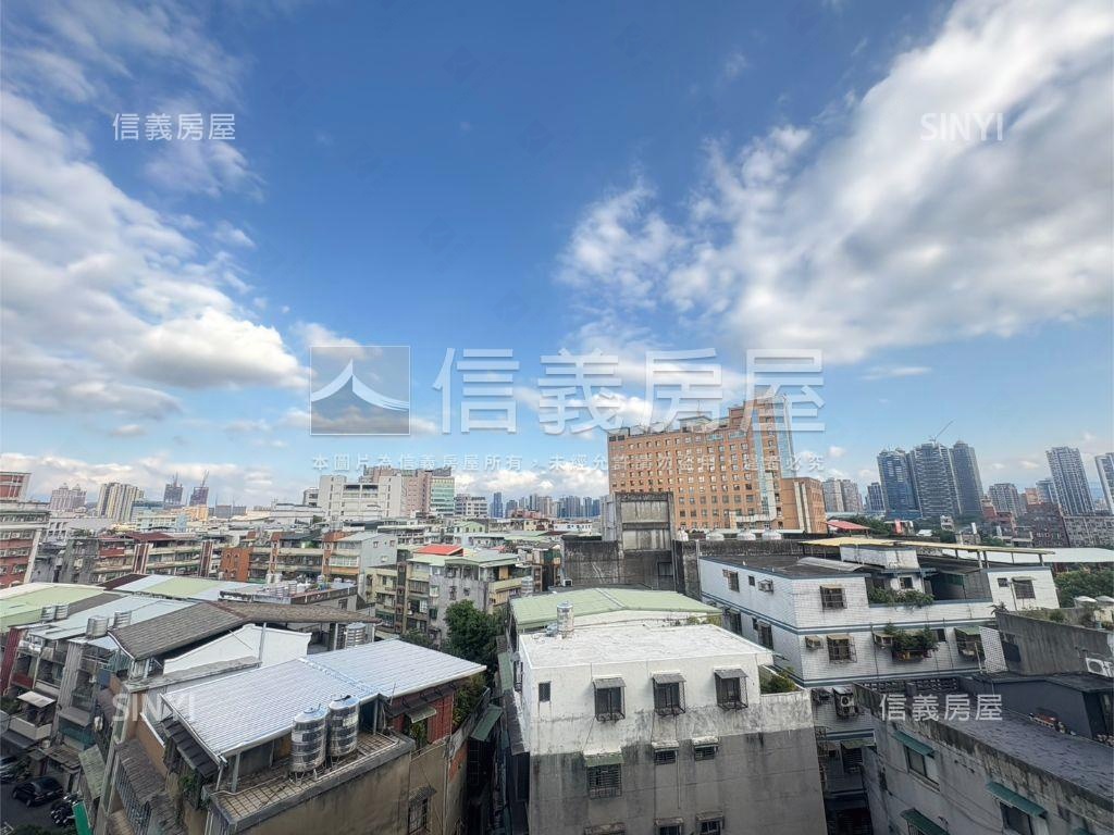 近捷運典雅華麗多代大空間房屋室內格局與周邊環境