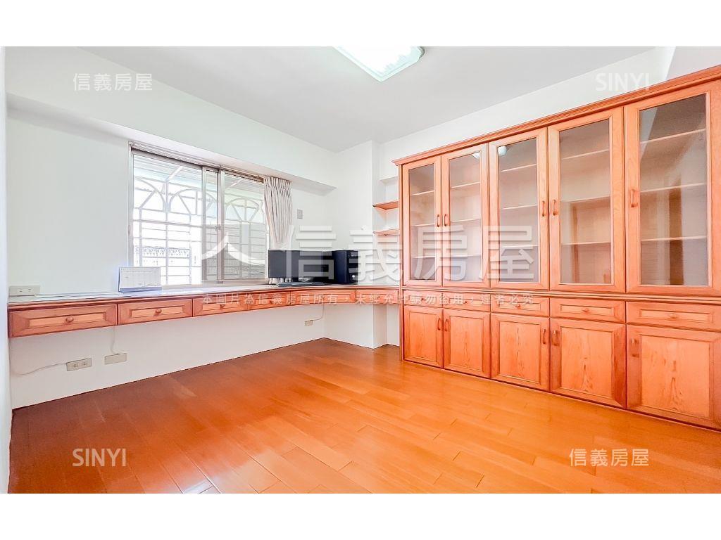 水湳創世紀稀有三房車位房屋室內格局與周邊環境