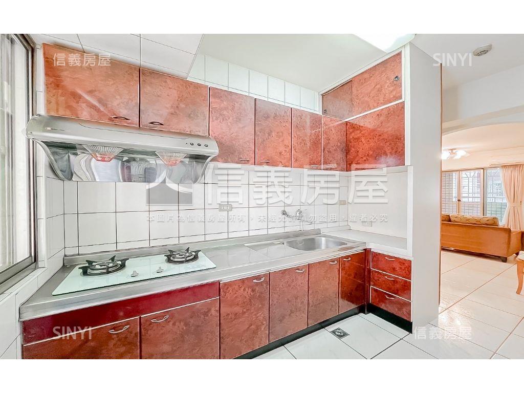 水湳創世紀稀有三房車位房屋室內格局與周邊環境