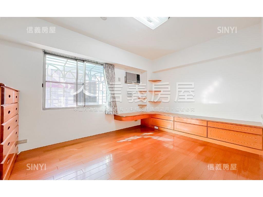 水湳創世紀稀有三房車位房屋室內格局與周邊環境