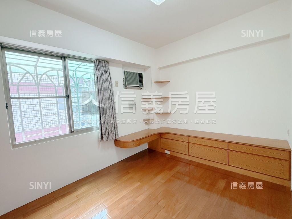 水湳創世紀稀有三房車位房屋室內格局與周邊環境