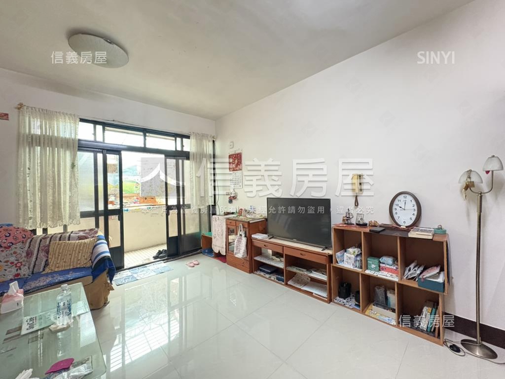 南山路邊間黃金３樓房屋室內格局與周邊環境