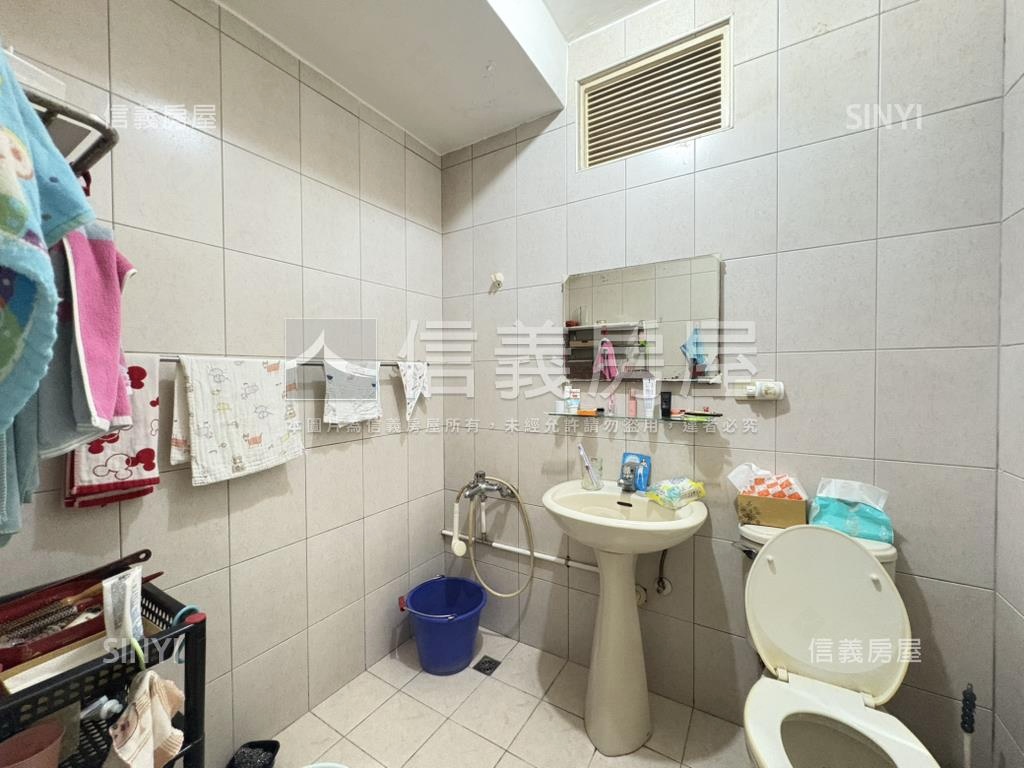 南山路邊間黃金３樓房屋室內格局與周邊環境