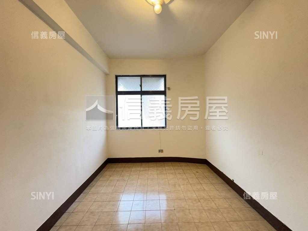 南山路邊間黃金３樓房屋室內格局與周邊環境