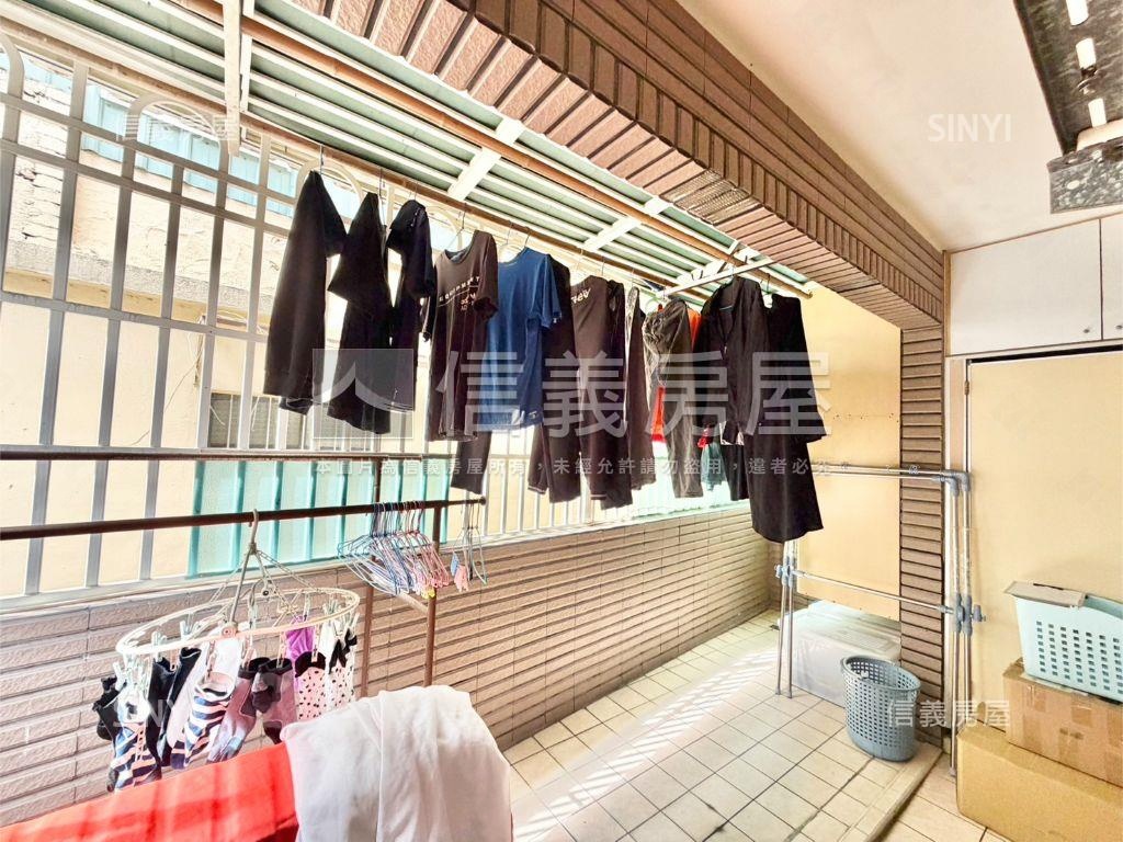 新華北路上顯眼角店住房屋室內格局與周邊環境