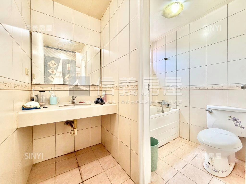 新華北路上顯眼角店住房屋室內格局與周邊環境