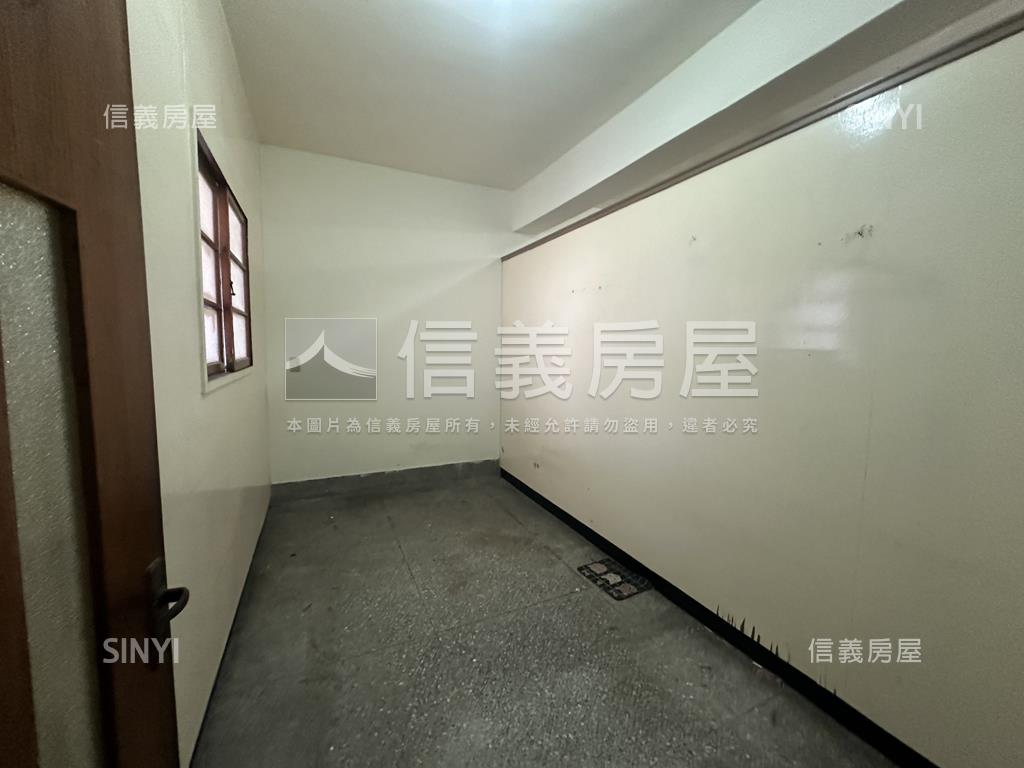 有未來性公寓二樓房屋室內格局與周邊環境