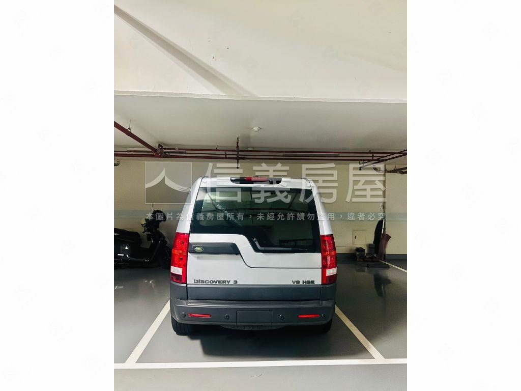 巨人精美角間雙車位房屋室內格局與周邊環境